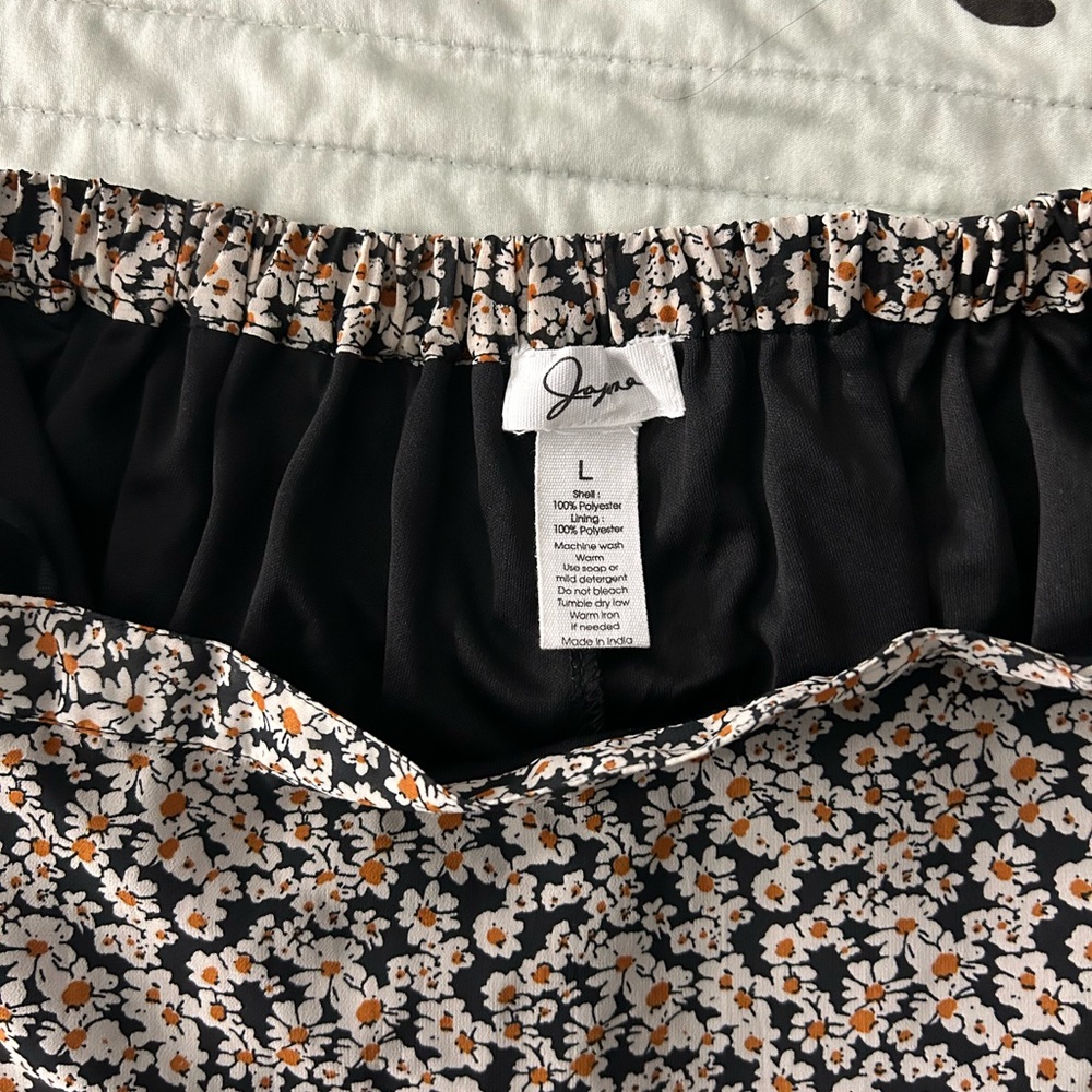 Floral Skirt - Picture 4 of 4